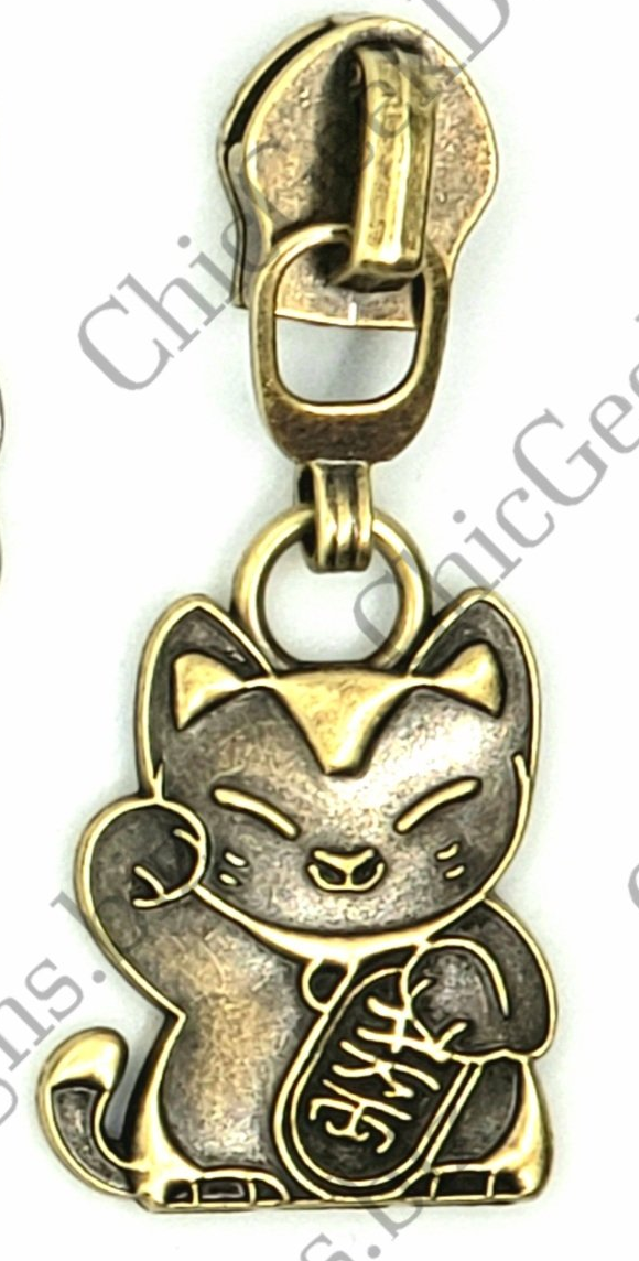 Zipper Lucky Cat *